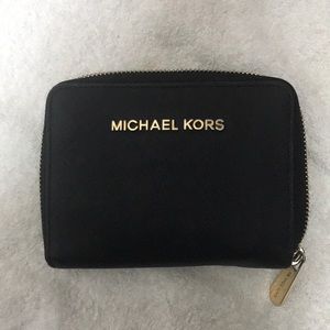 Micheal Kors small jet set zip around wallet